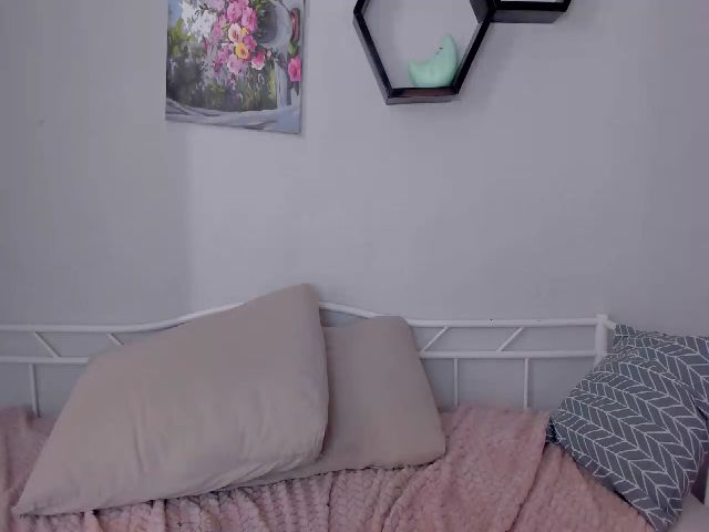 Live sex webcam photo for Emma_Carterr #271164679