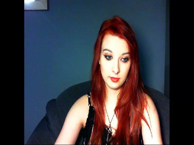 Live sex webcam photo for VirginLuna18 #271168519