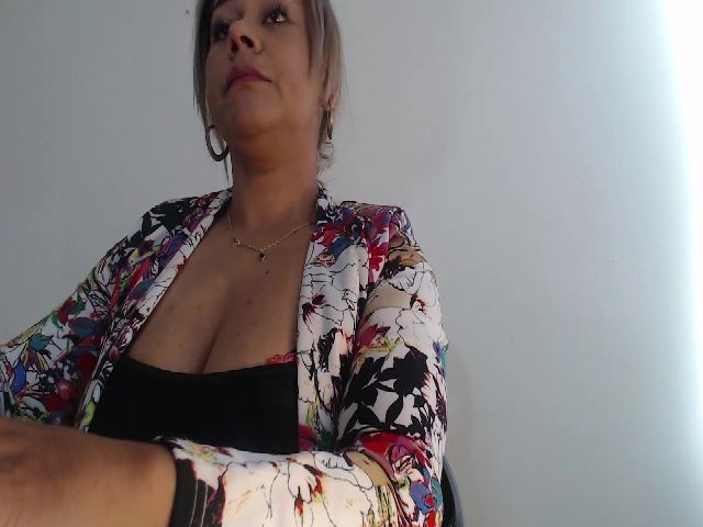 Live sex webcam photo for AnnyBotero #271168608