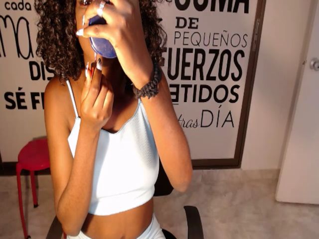 Live sex webcam photo for Spicysweet96 #271172514