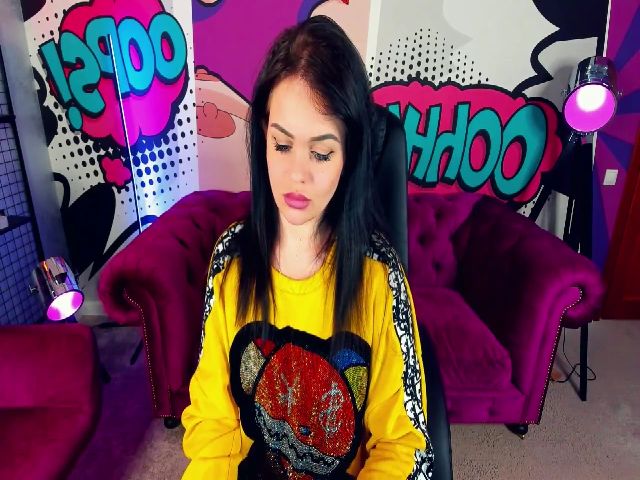 Live sex webcam photo for Tori_Blacks #271173862