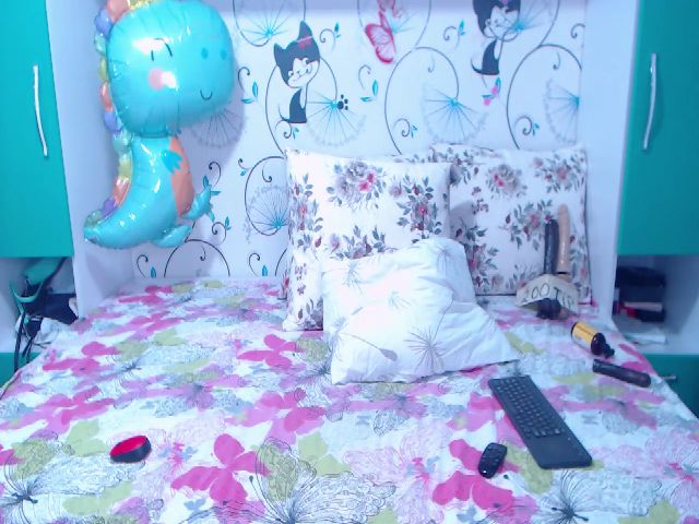 Live sex webcam photo for kinkybrunetee #271164420