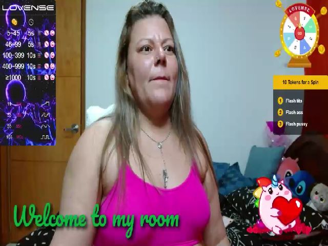 Live sex webcam photo for Georgette3 #271159727