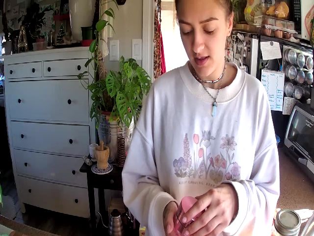 Live sex webcam photo for Sexylexi211 #271168916