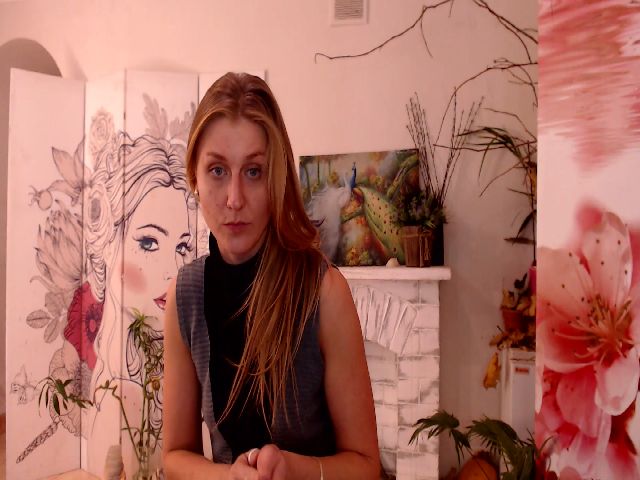 Live sex webcam photo for LiliaCrania #271160375