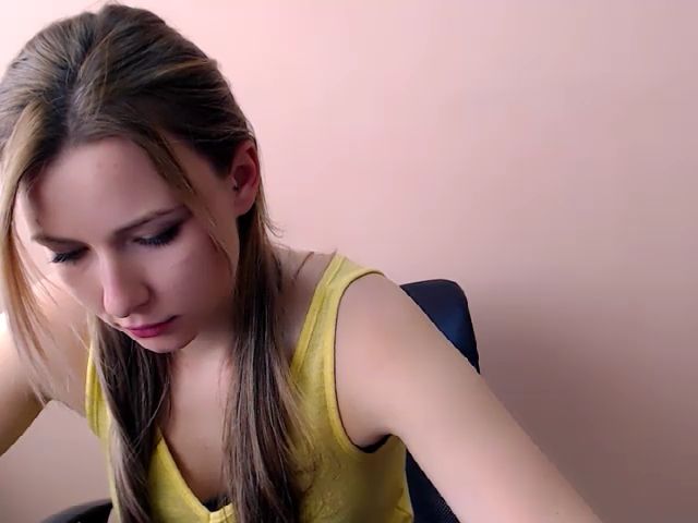 Live sex webcam photo for SweettDrream #271167063