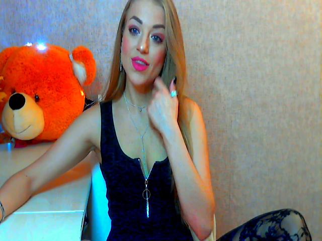 Live sex webcam photo for Hollyda #271159209