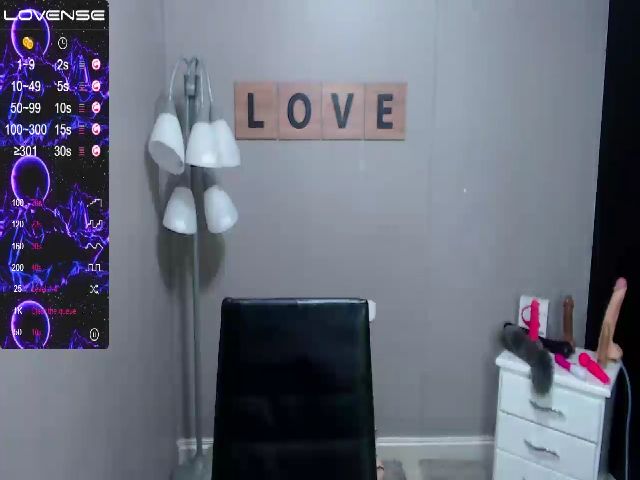 Live sex webcam photo for Melanie69_ #271160299