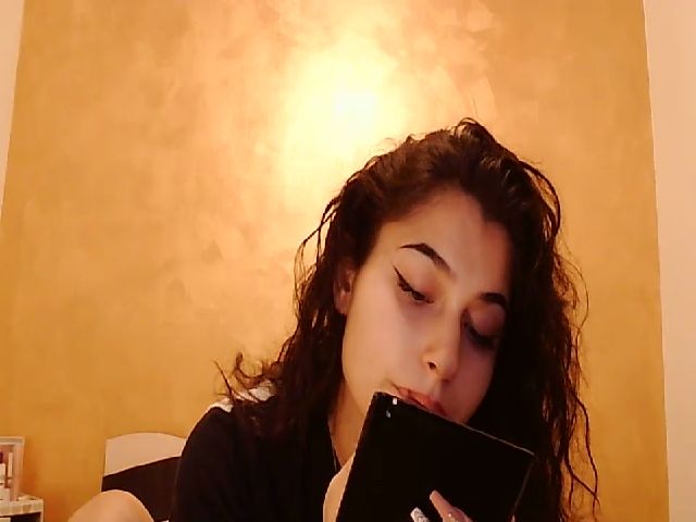 Live sex webcam photo for Ava_Harper #271169457