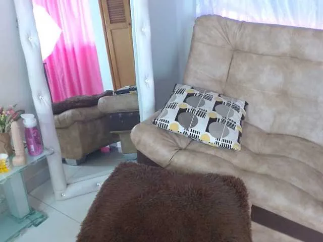 Live sex webcam photo for SARAHBELLEM-1 #271166533