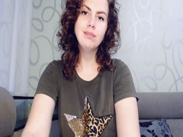 Live sex webcam photo for Sarah_Hyland #271164756