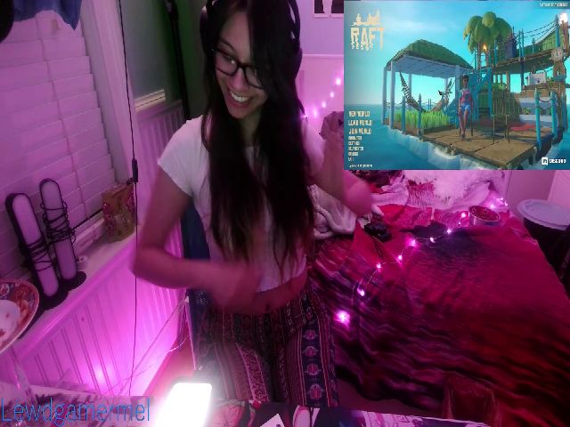 Live sex webcam photo for lewdgamermel #271161742