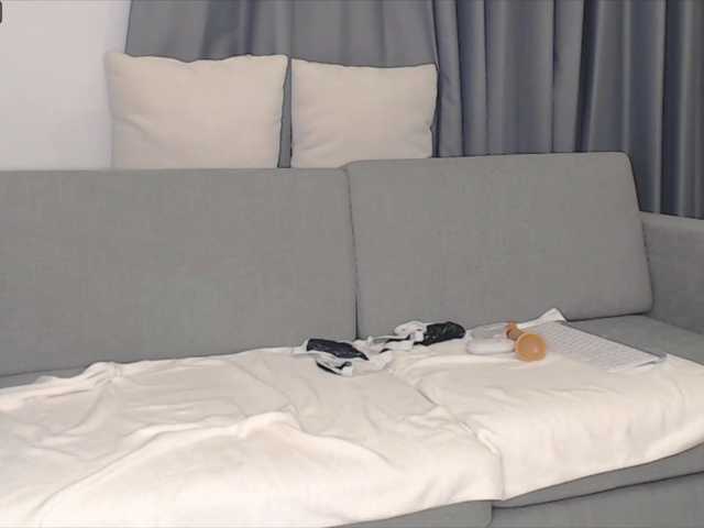 Live sex webcam photo for MayaSteps #271162272