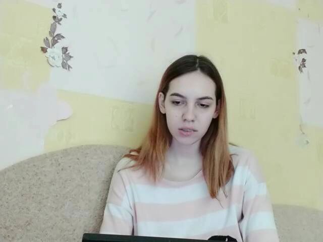 Live sex webcam photo for Tessa005 #271167436