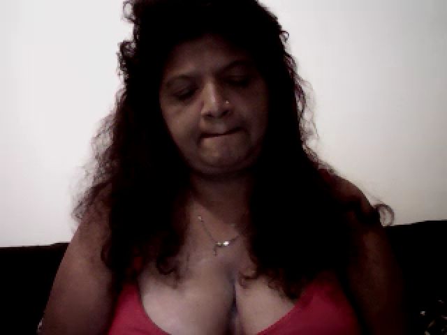 Live sex webcam photo for Indianbarbie3 #271173503