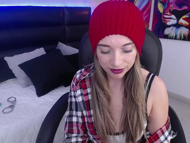 Live sex webcam photo for lauren-bed #271166969