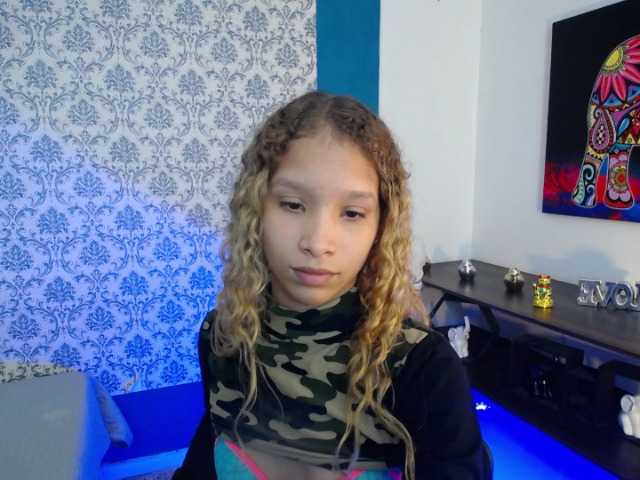 Live sex webcam photo for kendraaxl #271171131