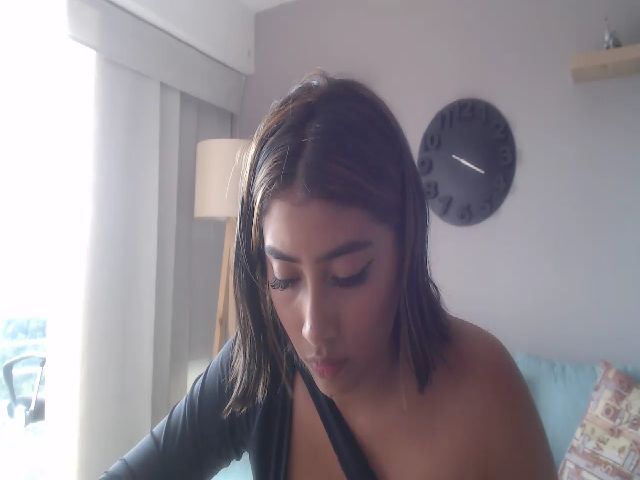 Live sex webcam photo for ly_lucy #271172065