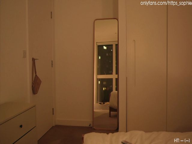 Live sex webcam photo for https_sophie #271172782