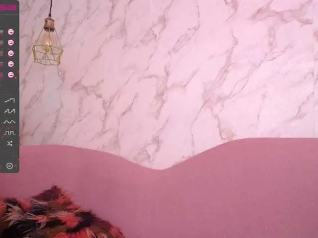 Live sex webcam photo for AdrianaGomez #271171546
