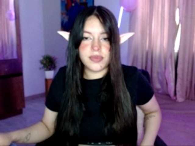 Live sex webcam photo for lorelunna #271171678