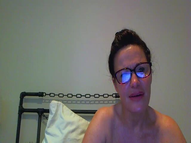 Live sex webcam photo for Milf_Goddess #287892327
