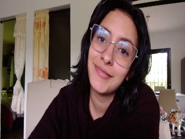 Live sex webcam photo for MiaportmanX #271169313