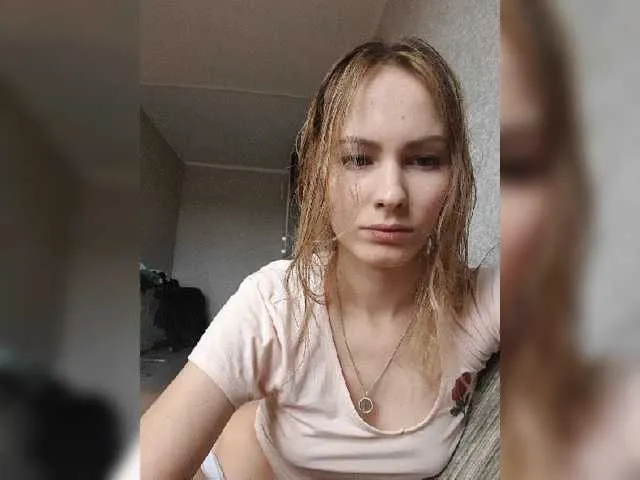 Live sex webcam photo for modestgirl7 #271165851