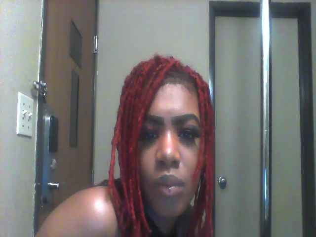 Live sex webcam photo for SexyCarmel34 #271164526