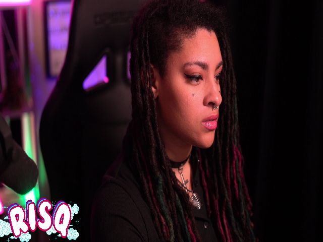 Live sex webcam photo for RisqueeSlayyy #271160027