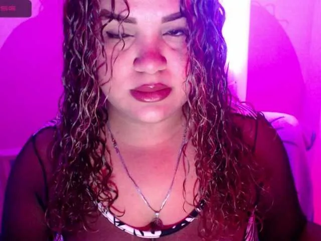 Live sex webcam photo for aishaaovit #271158574