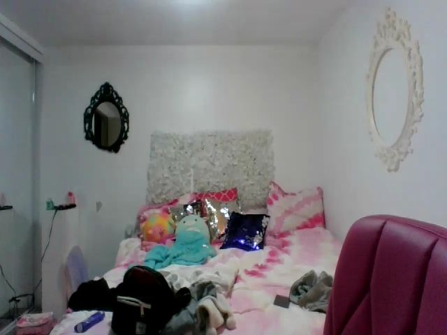 Live sex webcam photo for Ava__LUxxx #271172098