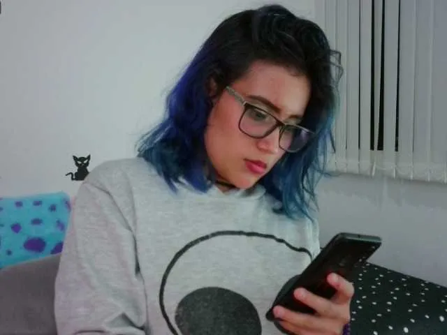 Live sex webcam photo for emily2016 #271180924