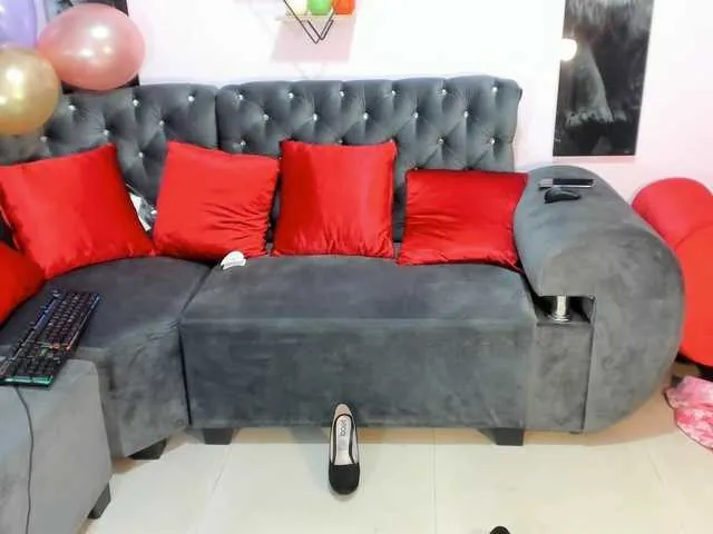 Live sex webcam photo for vivianehottT #271175972