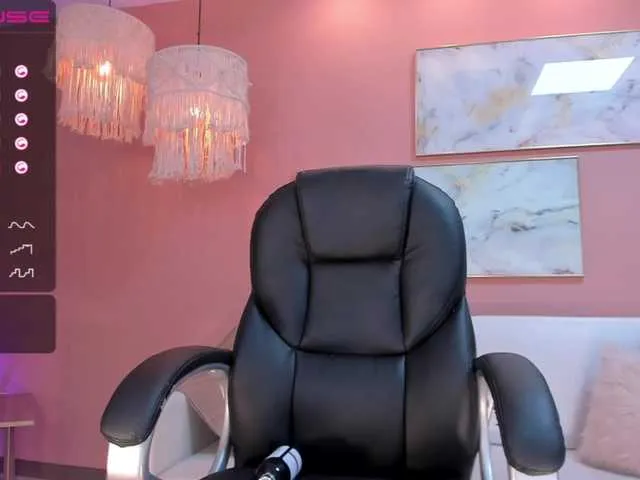 Live sex webcam photo for JessieDaniels #271175518