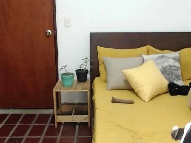 Live sex webcam photo for Laazulyy #271176783