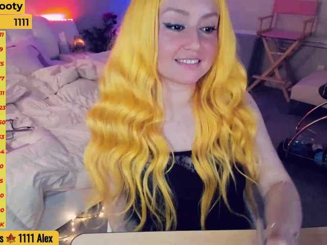 Live sex webcam photo for GoldyXO #271180293