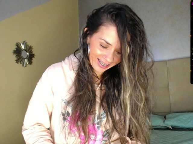 Live sex webcam photo for Jipsya #271184073