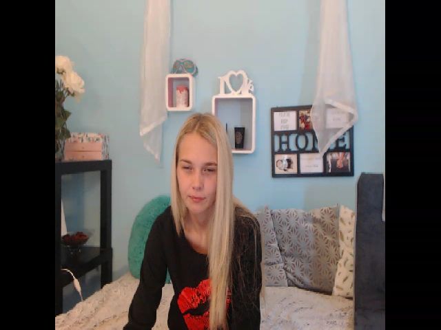 Live sex webcam photo for HappyAnna #271181353