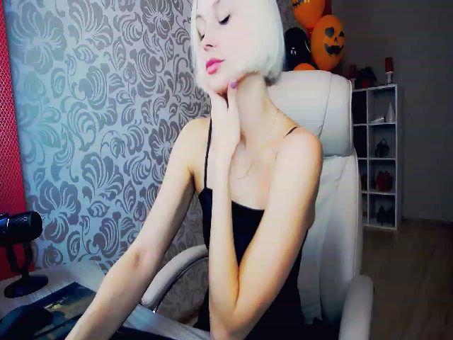 Live sex webcam photo for BlondiKatie #271179025