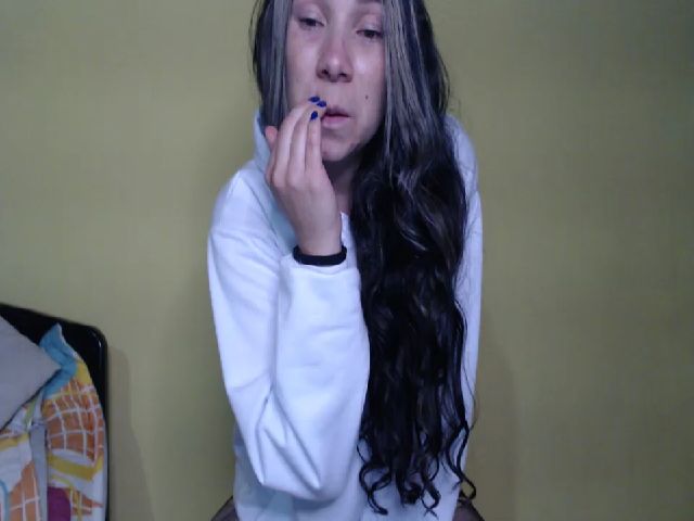 Live sex webcam photo for Joanne7 #271179244