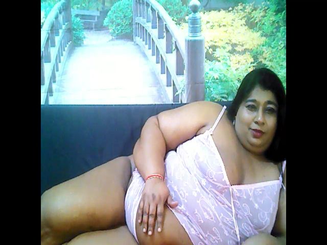 Live sex webcam photo for Indianhoney69 #271182005