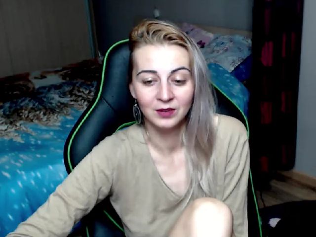 Live sex webcam photo for MirabelaSweet #271181556