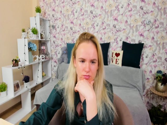 Live sex webcam photo for SusanSmite #271190667