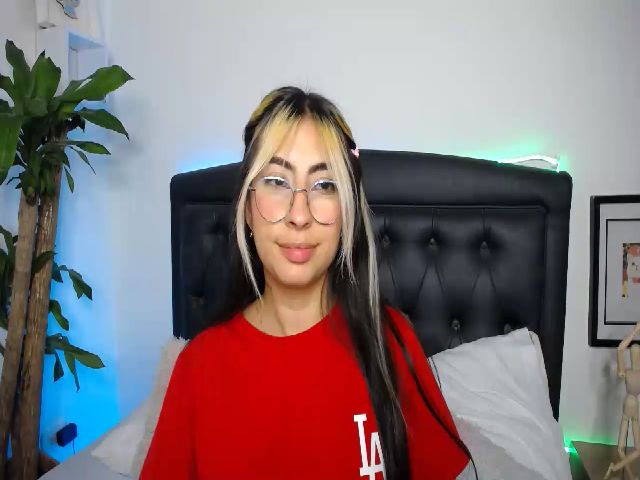 Live sex webcam photo for Mairerf #271191019