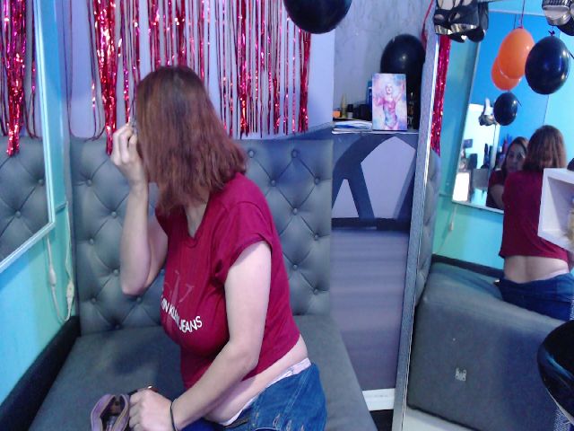 Live sex webcam photo for Evatwiss #271183189