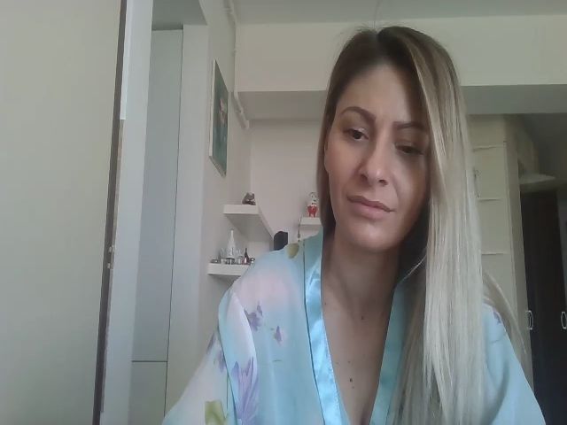 Live sex webcam photo for Kiley5 #271182395