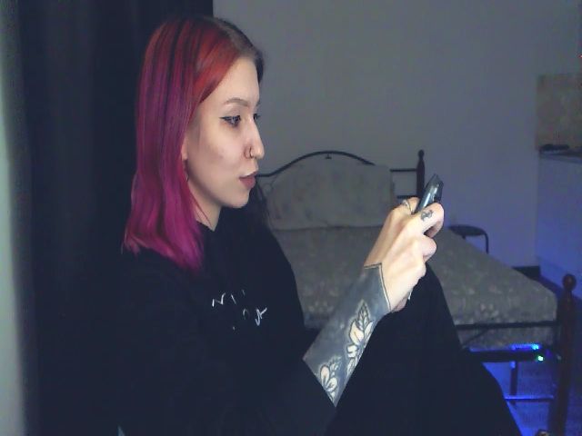 Live sex webcam photo for EeveeViolet #271191113