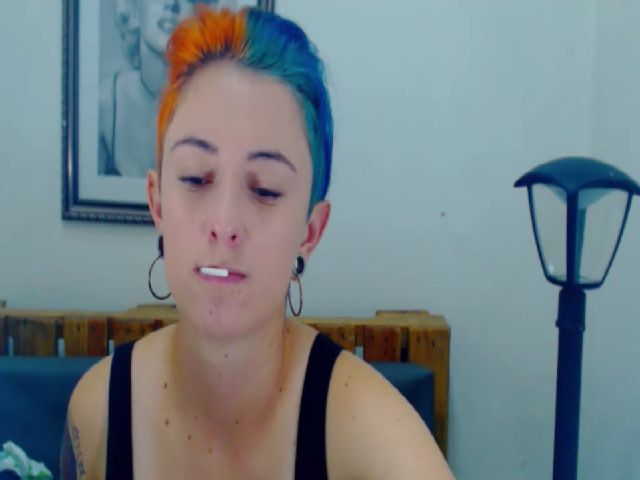 Live sex webcam photo for poison_blue #271189923