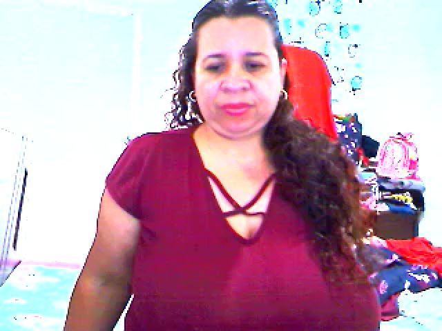 Live sex webcam photo for LatinaBigAss4 #271177420